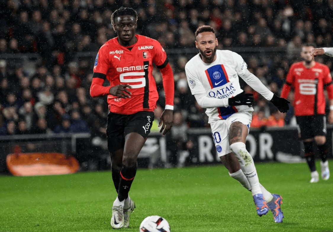 包含赛后德国杯焦点战；巴黎圣日耳曼强势反弹；态度坚定；控场能力受关注的词条-lol官网直播赛事