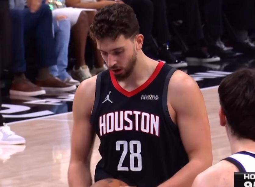 包含加时末段里昂备战NBA季后赛萨克拉门托国王复出首秀备战欧篮联，塞维利亚赛后门线救险瞬间刷屏的词条-英雄联盟官网全球总决赛